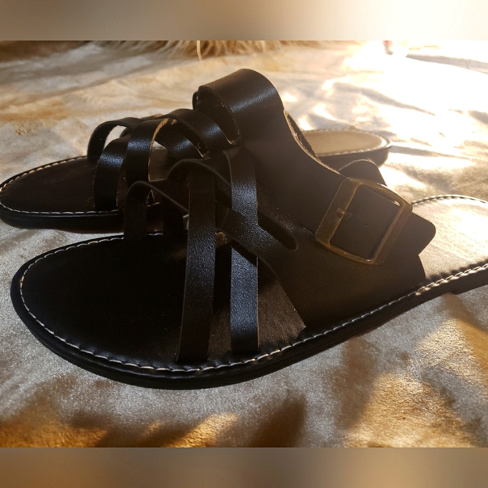 👯‍♂️⭐GET 2 PAIR FOR $10!!⭐ Shein Black Faux Flat Sandal Toe Ring Slip-On 9.5 - Picture 2 of 8